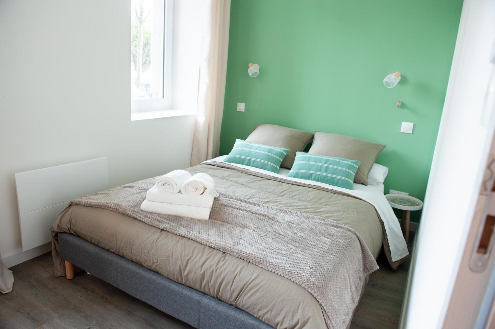 Immeuble De 3 Appartements Avec Cour Interieure Брест Экстерьер фото